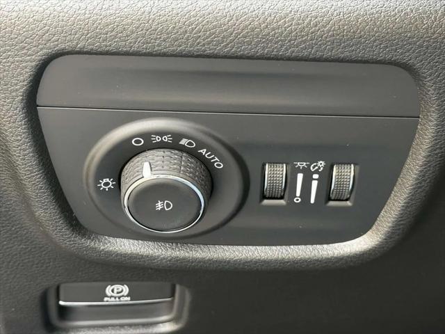 new 2025 Jeep Grand Cherokee car, priced at $43,955