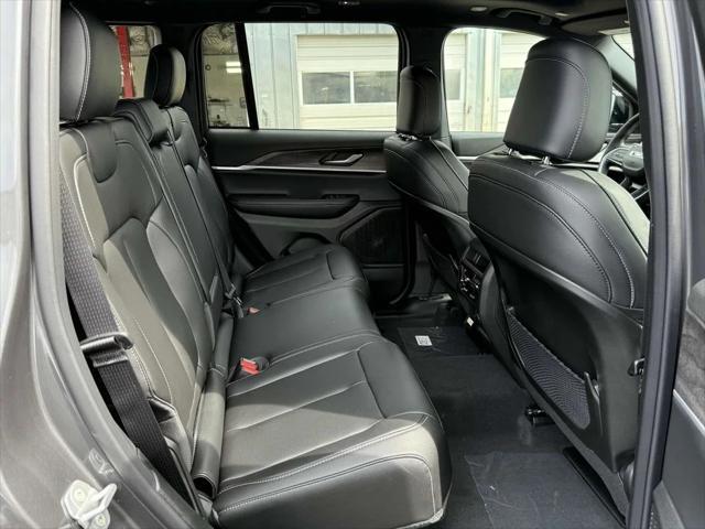 new 2025 Jeep Grand Cherokee car, priced at $43,955