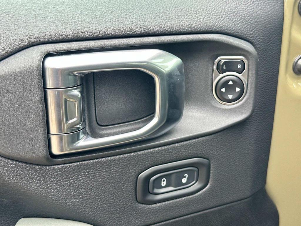 new 2025 Jeep Gladiator car, priced at $49,995