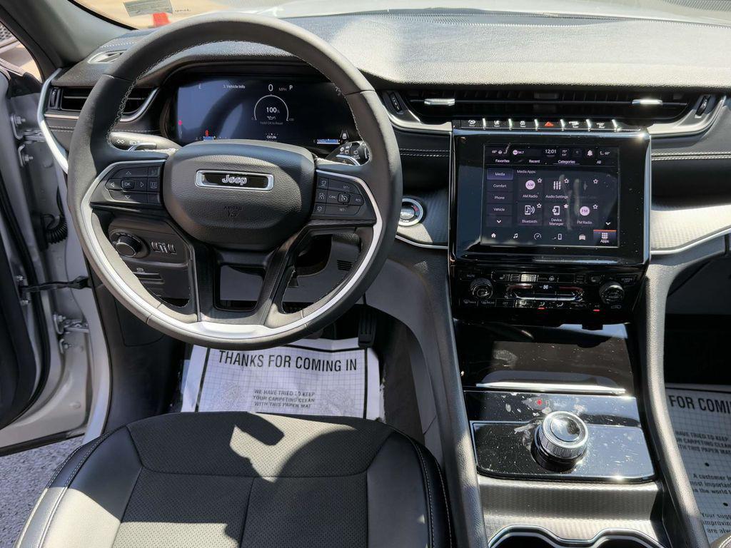 used 2025 Jeep Grand Cherokee car, priced at $35,000