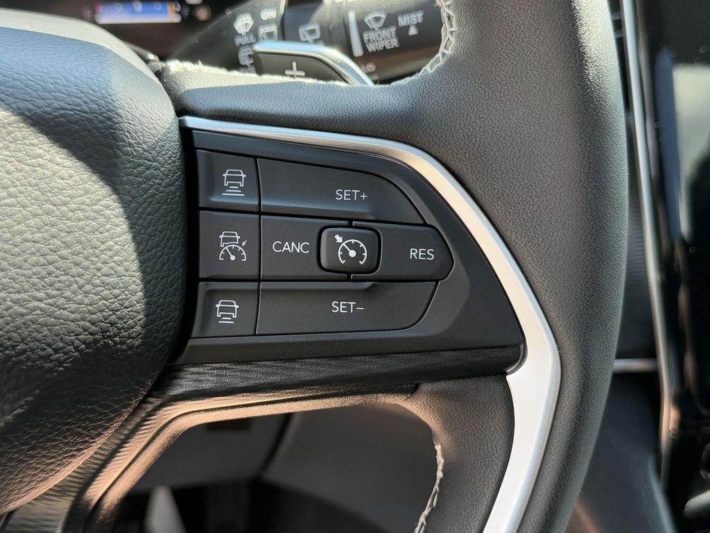 used 2025 Jeep Grand Cherokee car, priced at $35,000