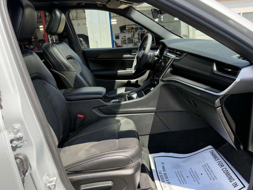 used 2025 Jeep Grand Cherokee car, priced at $35,000