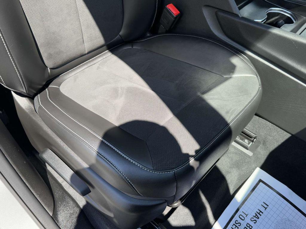 used 2025 Jeep Grand Cherokee car, priced at $35,000