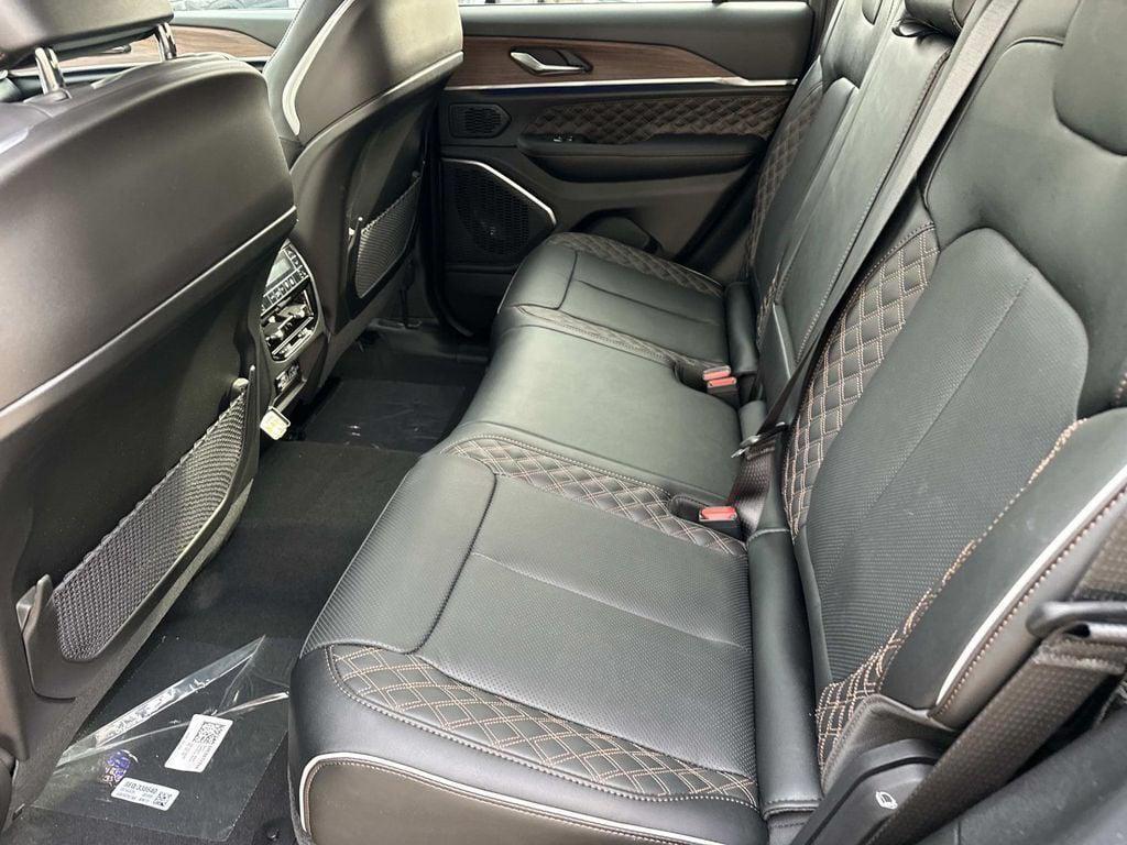 new 2025 Jeep Grand Cherokee car, priced at $53,770