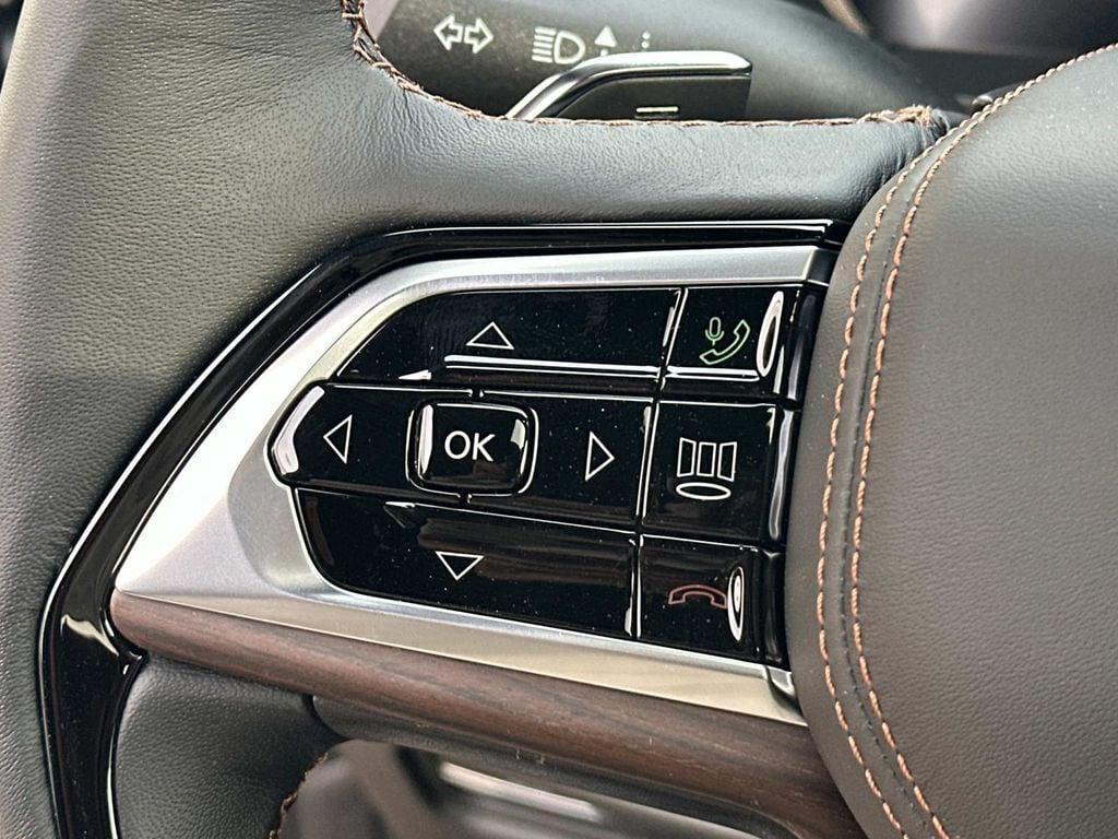 new 2025 Jeep Grand Cherokee car, priced at $53,770