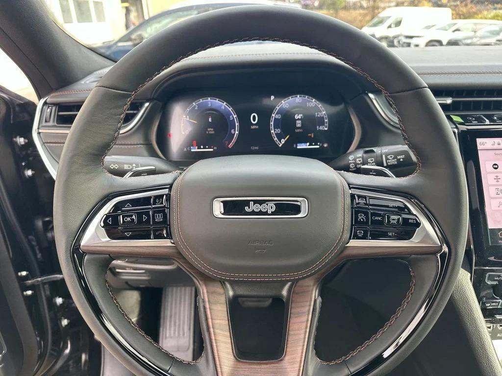 new 2025 Jeep Grand Cherokee car, priced at $53,770