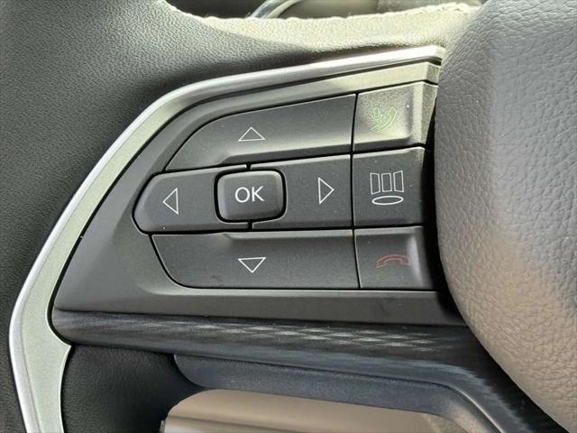 new 2025 Jeep Grand Cherokee car, priced at $38,060