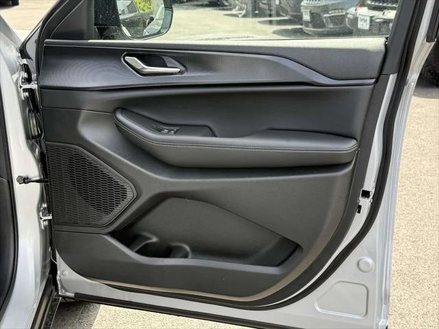 new 2025 Jeep Grand Cherokee car, priced at $38,060