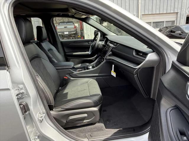 new 2025 Jeep Grand Cherokee car, priced at $38,060