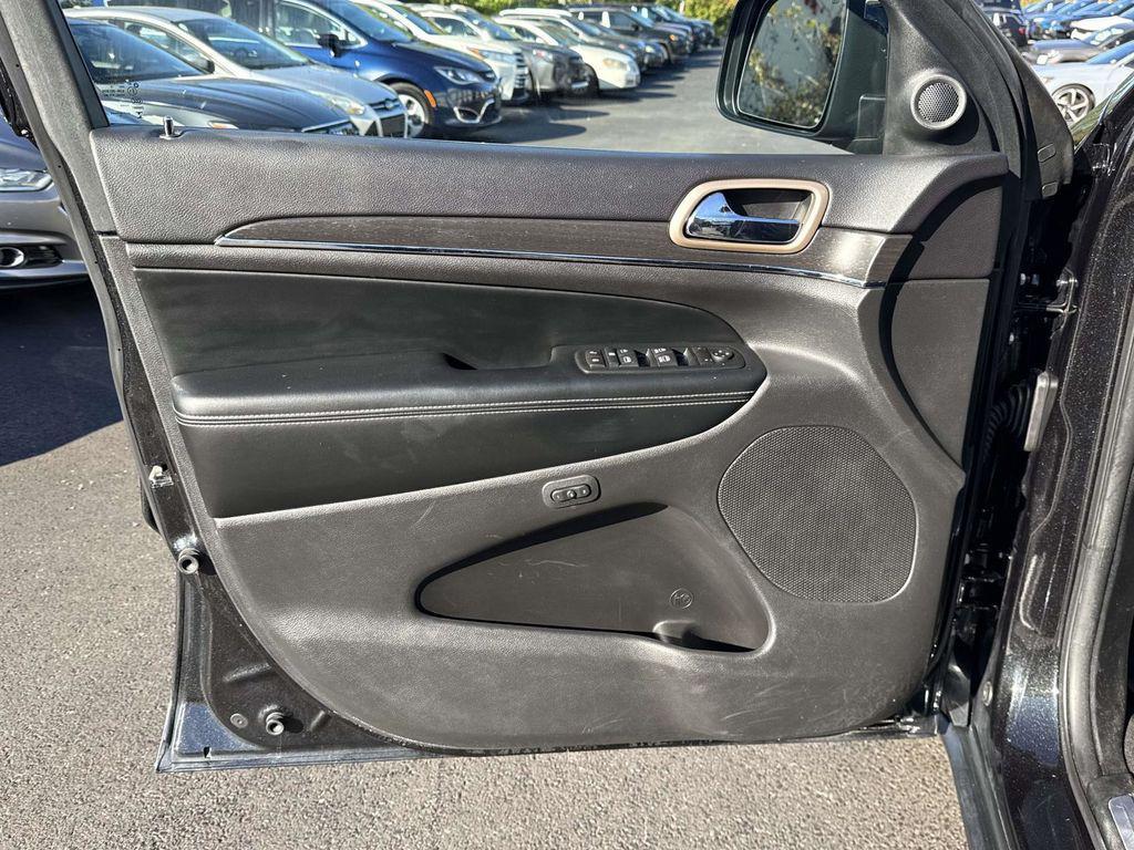 used 2016 Jeep Grand Cherokee car, priced at $15,690