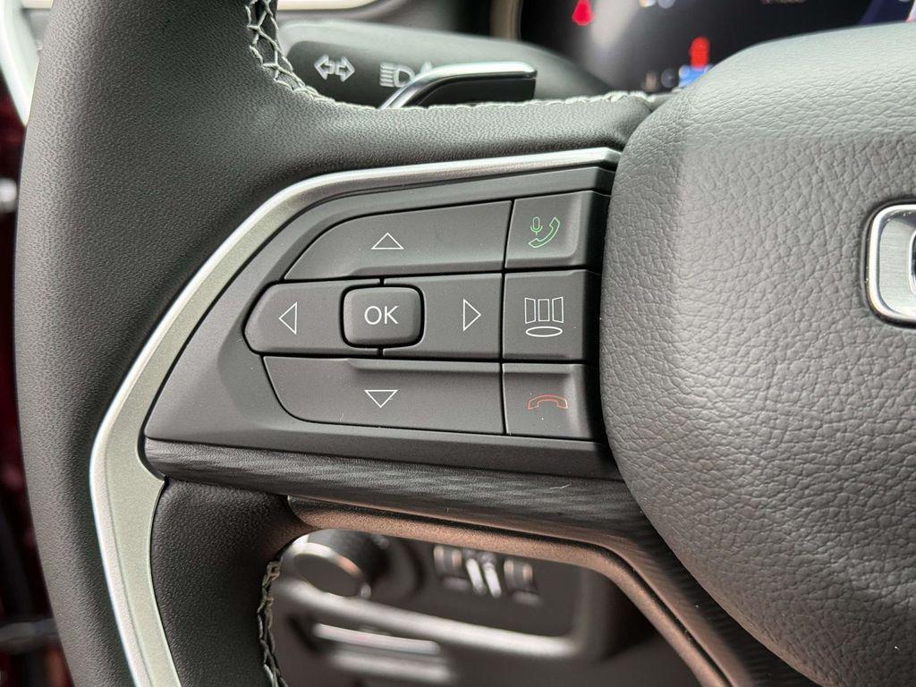 new 2025 Jeep Grand Cherokee car, priced at $39,830
