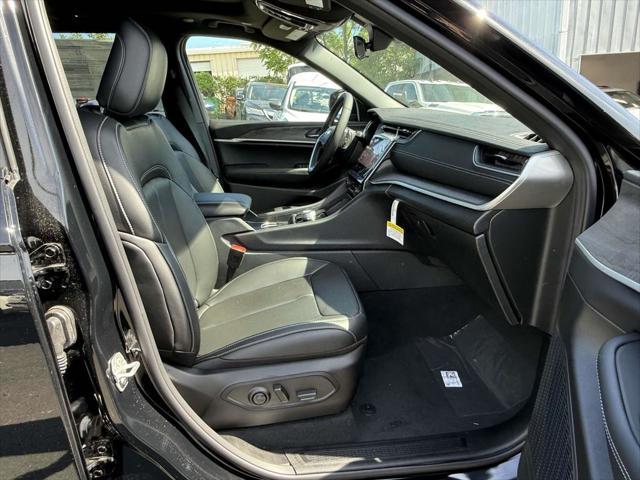 new 2025 Jeep Grand Cherokee car, priced at $40,638