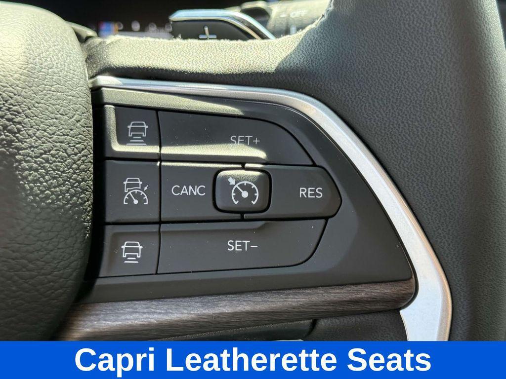 new 2025 Jeep Grand Cherokee car, priced at $41,752
