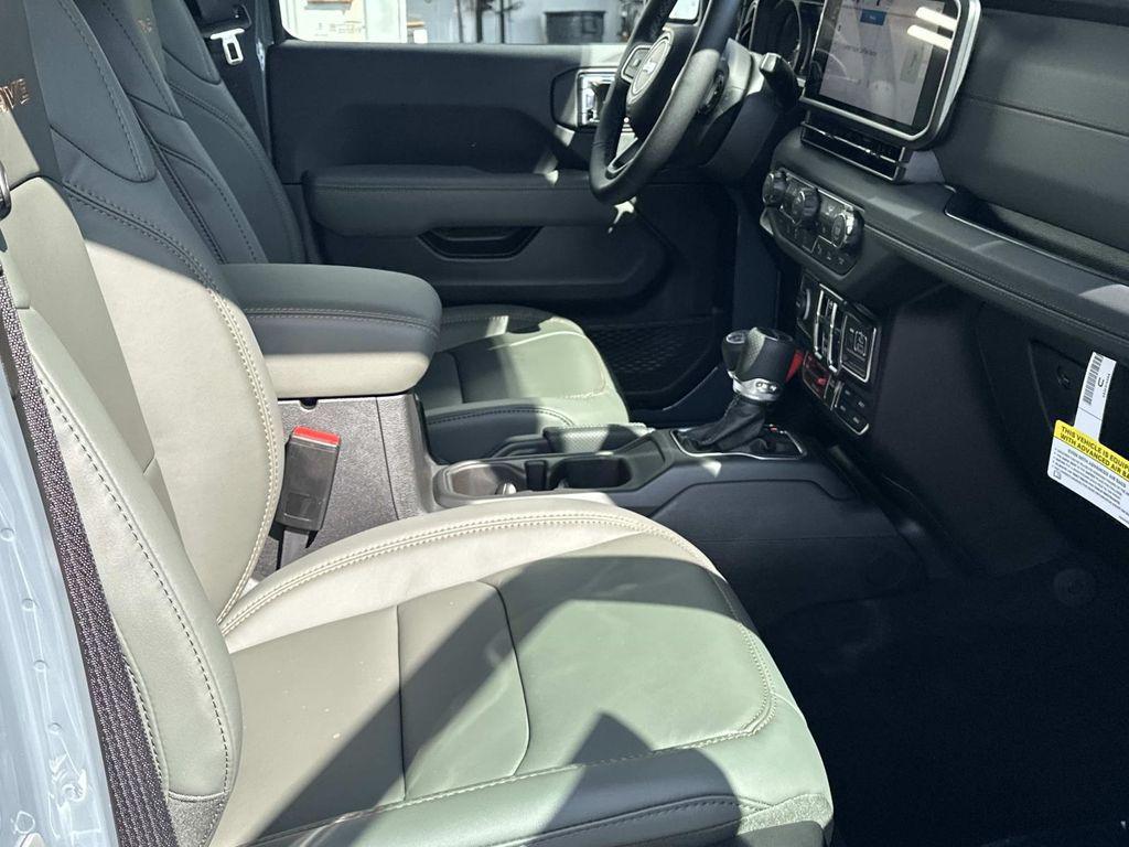 new 2025 Jeep Gladiator car, priced at $50,120