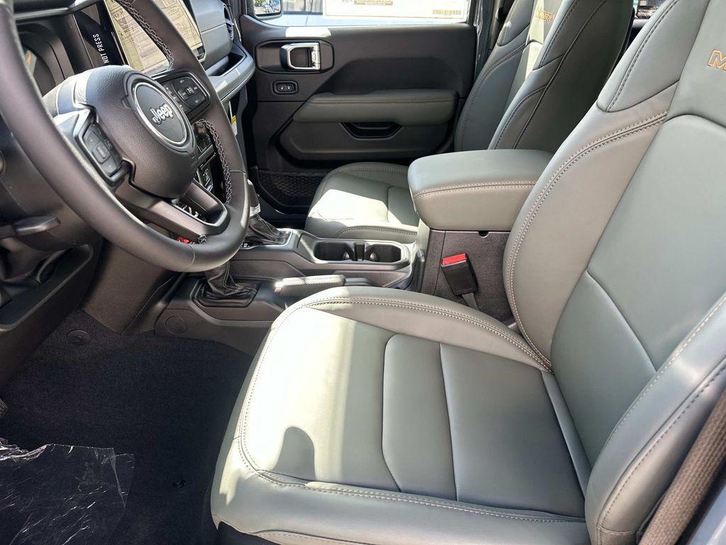 new 2025 Jeep Gladiator car, priced at $50,120