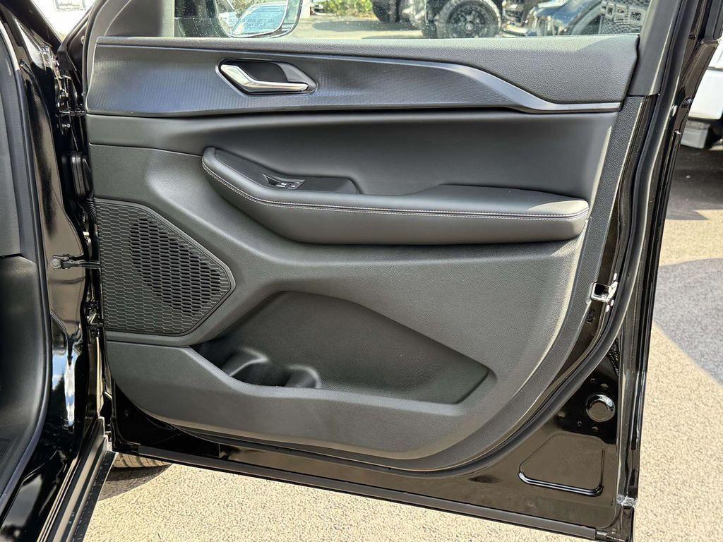 new 2025 Jeep Grand Cherokee L car, priced at $38,415