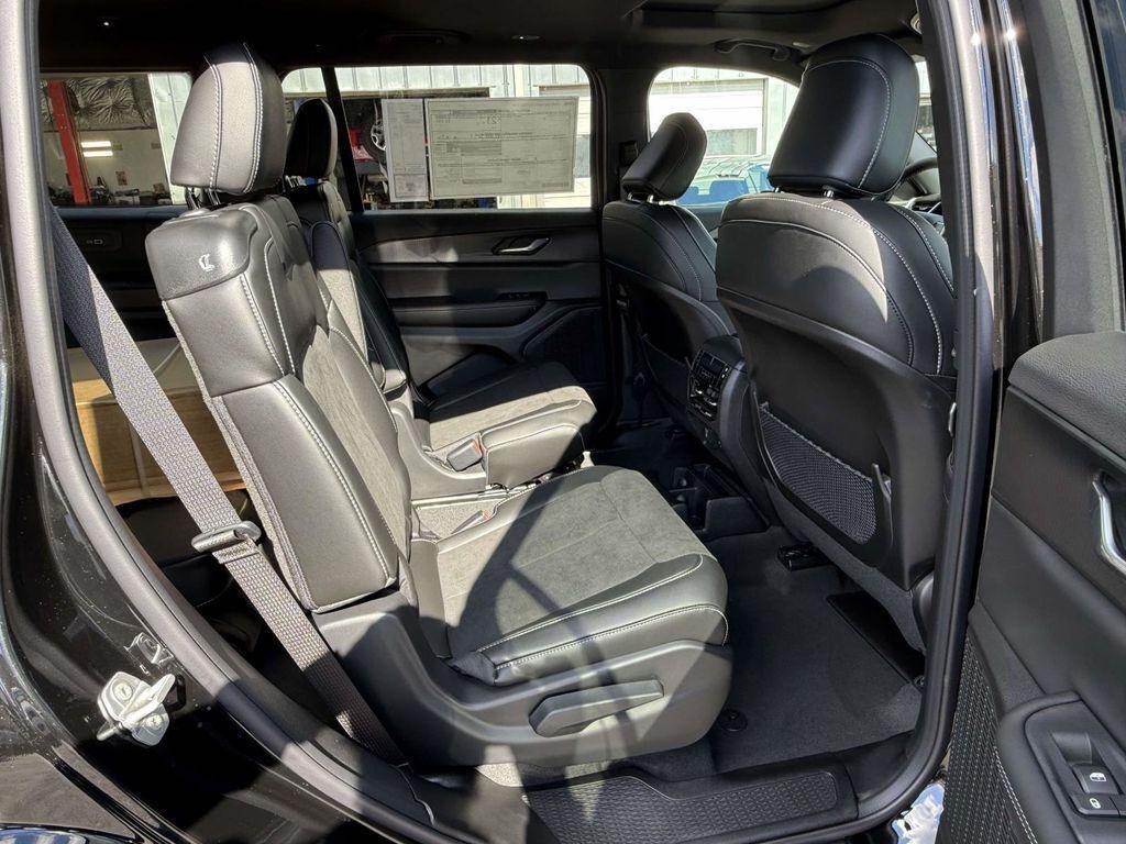 new 2025 Jeep Grand Cherokee L car, priced at $38,415