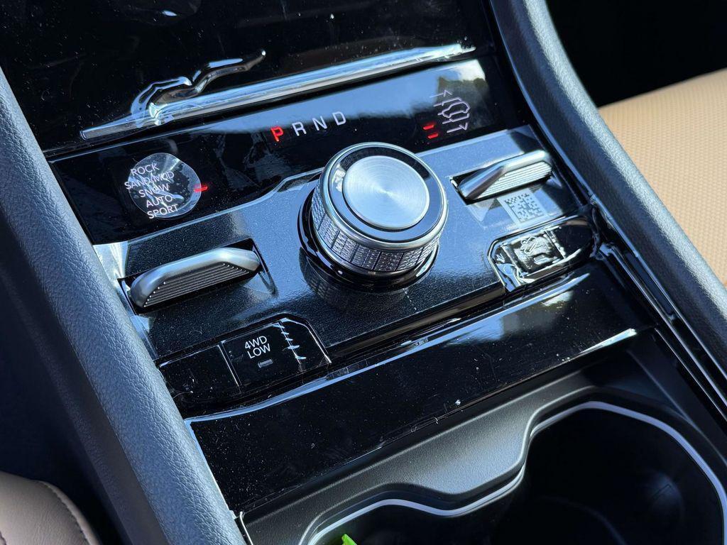 new 2025 Jeep Grand Cherokee car, priced at $53,770