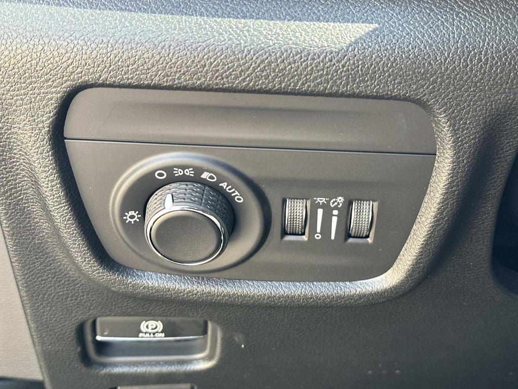 new 2025 Jeep Grand Cherokee L car, priced at $39,165