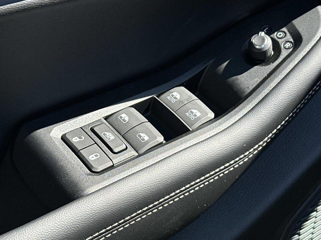 new 2025 Jeep Grand Cherokee L car, priced at $39,165