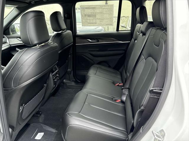 new 2025 Jeep Grand Cherokee car, priced at $45,919