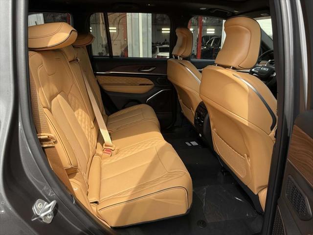 new 2025 Jeep Grand Cherokee car, priced at $52,922