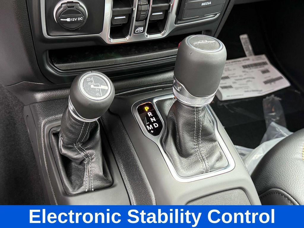 new 2025 Jeep Gladiator car, priced at $41,878