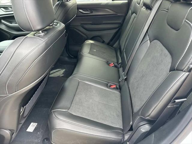 new 2025 Jeep Grand Cherokee car, priced at $41,044