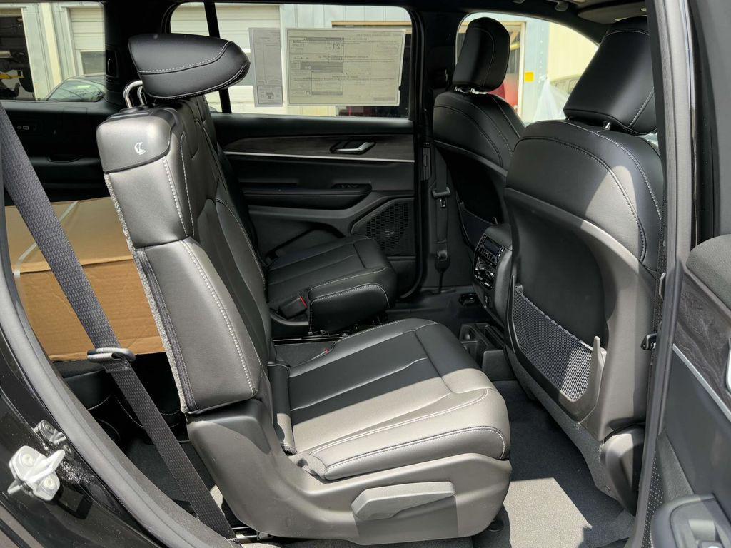 new 2025 Jeep Grand Cherokee L car, priced at $42,552
