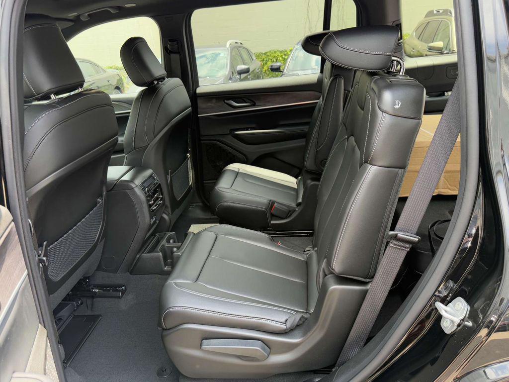 new 2025 Jeep Grand Cherokee L car, priced at $42,552