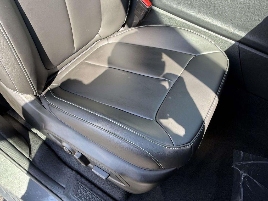 new 2025 Jeep Grand Cherokee car, priced at $40,877