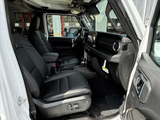 new 2025 Jeep Gladiator car, priced at $42,314
