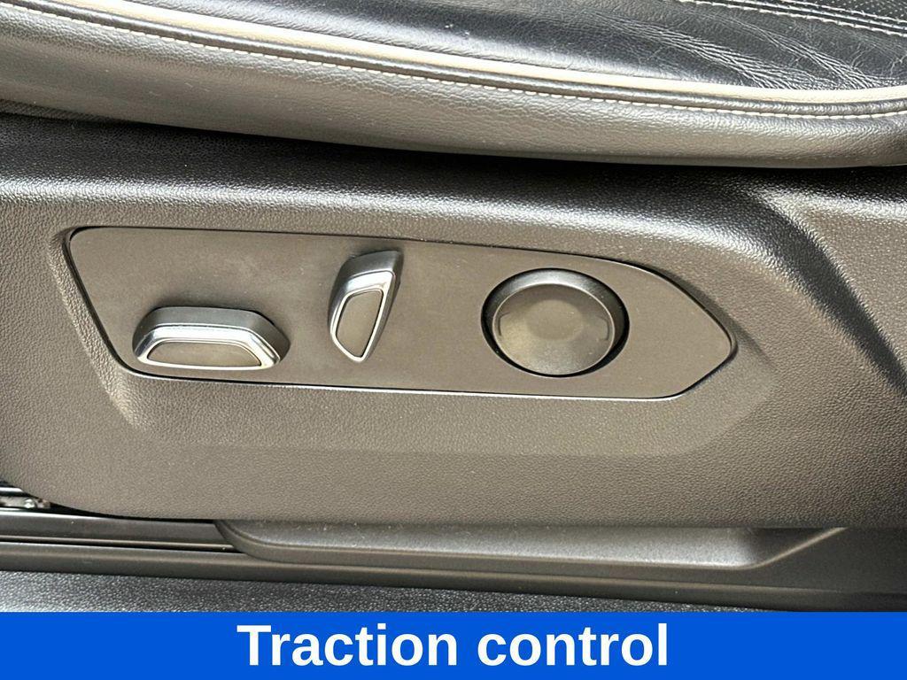 used 2022 Cadillac Escalade ESV car, priced at $55,995