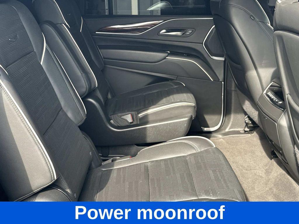 used 2022 Cadillac Escalade ESV car, priced at $55,995