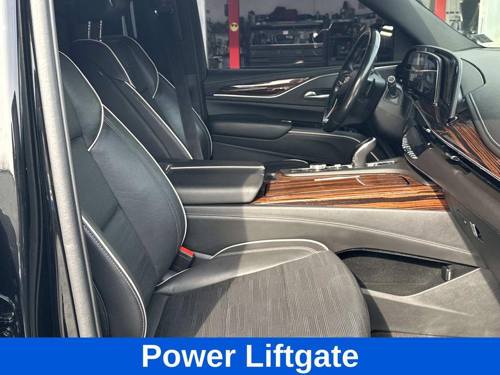 used 2022 Cadillac Escalade ESV car, priced at $55,995
