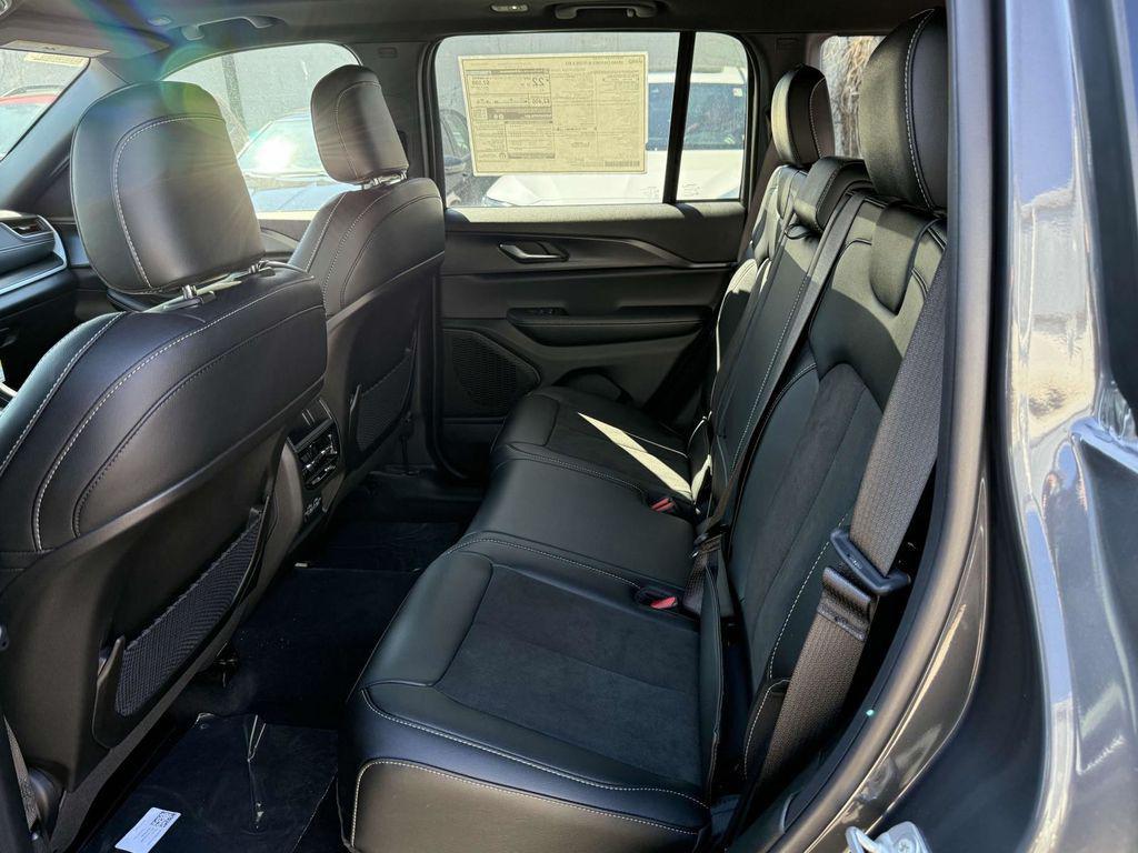 new 2025 Jeep Grand Cherokee car, priced at $37,880