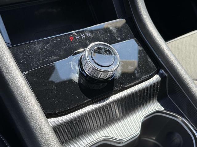 new 2025 Jeep Grand Cherokee car, priced at $37,880