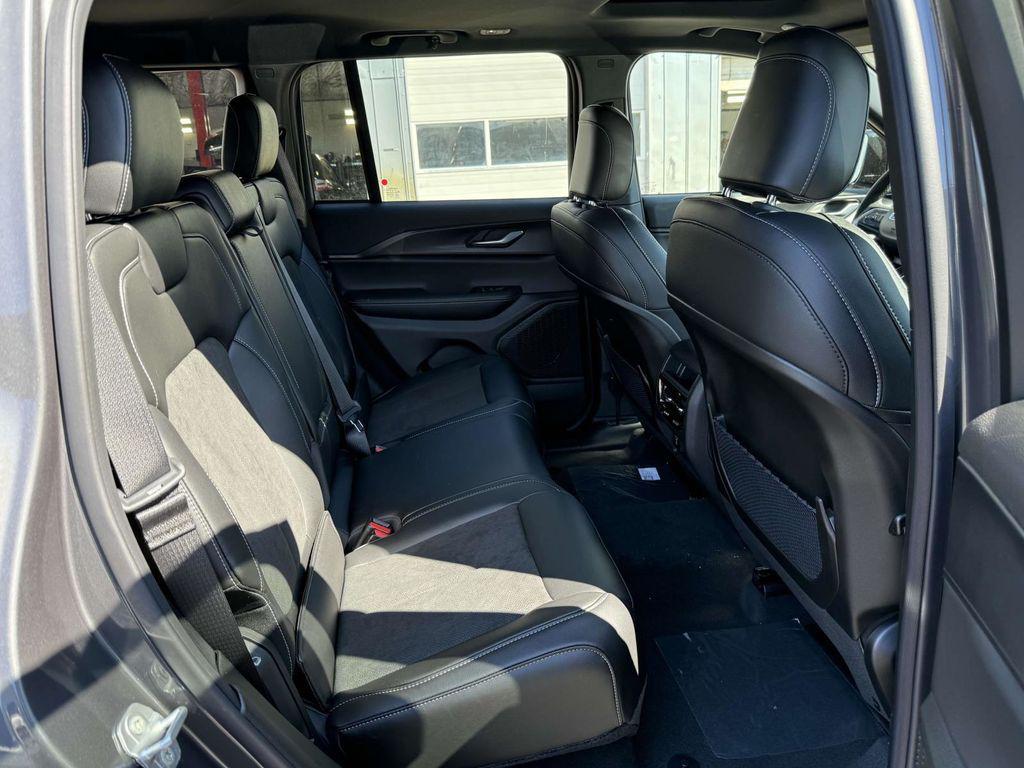 new 2025 Jeep Grand Cherokee car, priced at $37,880