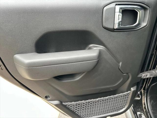 new 2025 Jeep Wrangler car, priced at $51,103