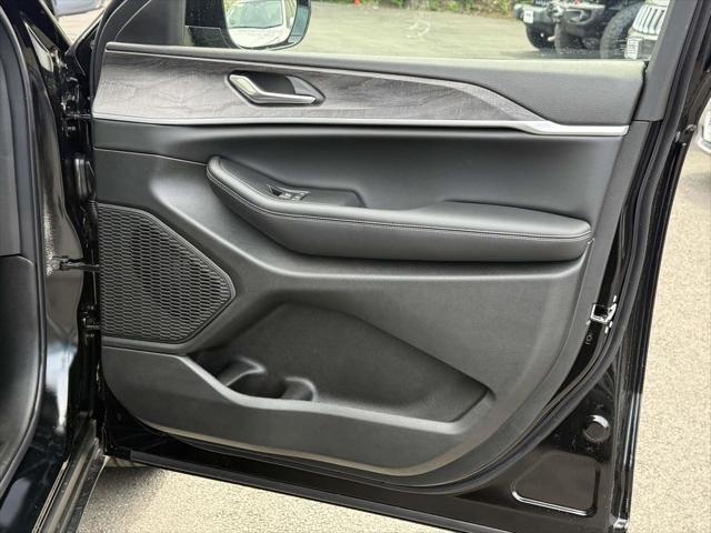 new 2025 Jeep Grand Cherokee car, priced at $41,502