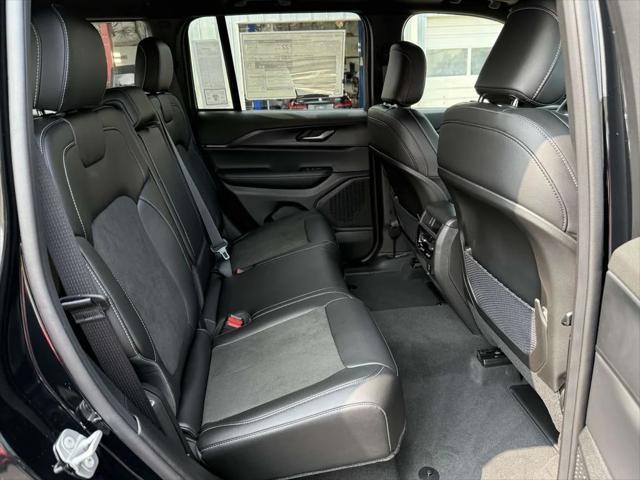new 2025 Jeep Grand Cherokee car, priced at $38,810
