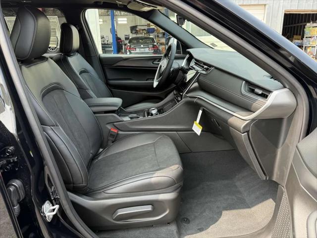 new 2025 Jeep Grand Cherokee car, priced at $38,810