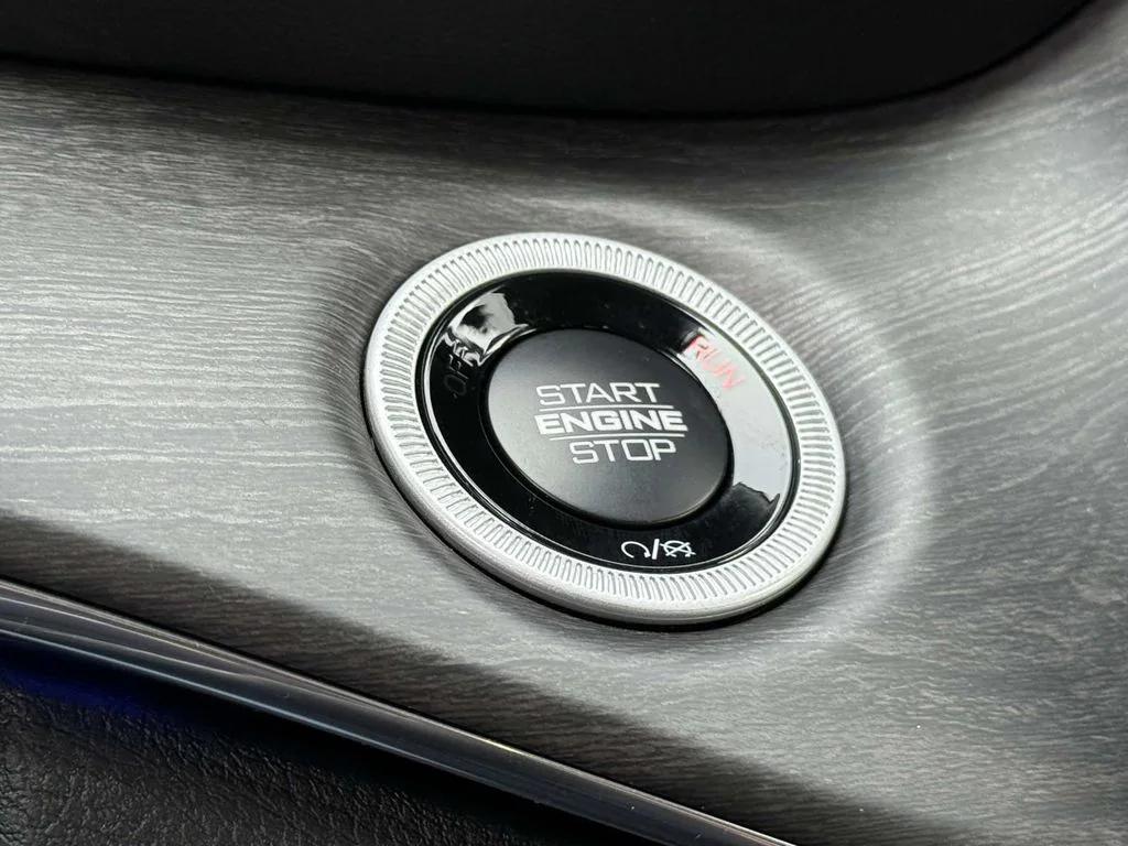 new 2025 Jeep Grand Cherokee car, priced at $48,337