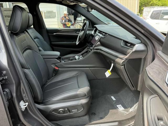 new 2025 Jeep Grand Cherokee car, priced at $50,818