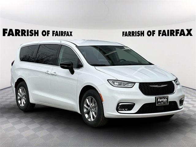 new 2024 Chrysler Pacifica car, priced at $41,387