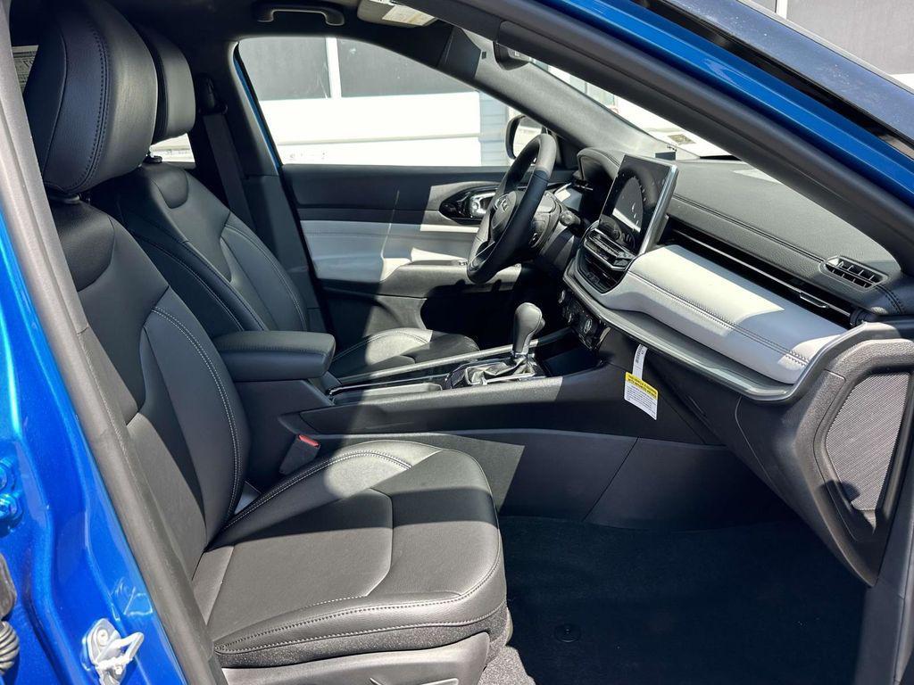 new 2025 Jeep Compass car, priced at $27,804