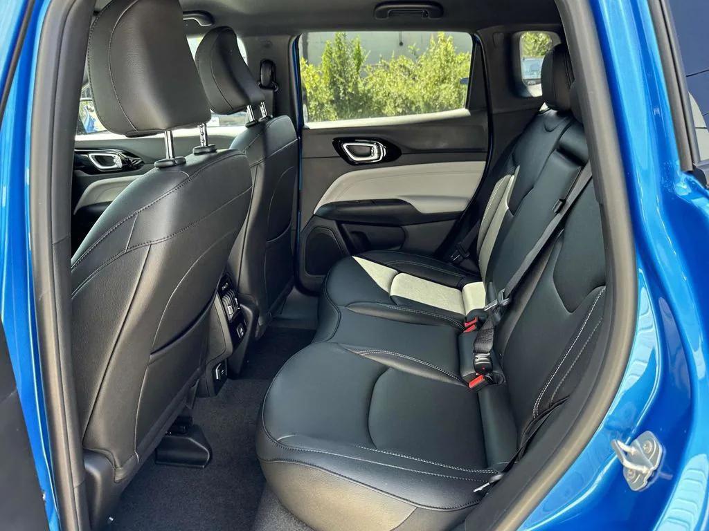 new 2025 Jeep Compass car, priced at $27,804