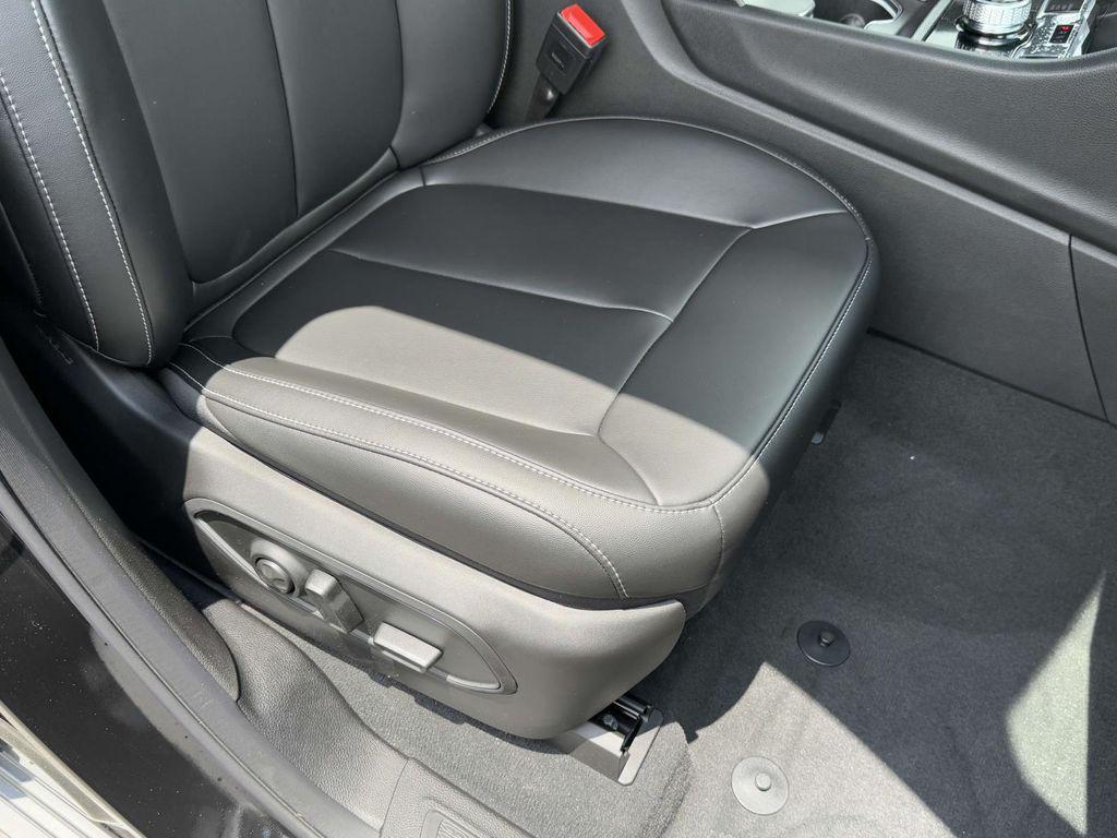 new 2025 Jeep Grand Cherokee L car, priced at $42,552