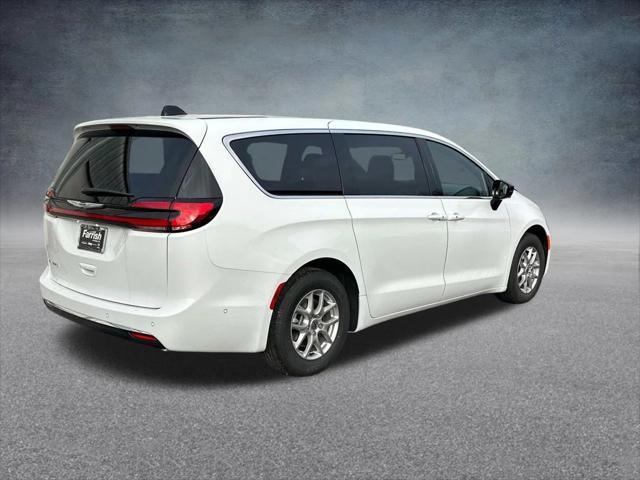 new 2025 Chrysler Pacifica car, priced at $37,995