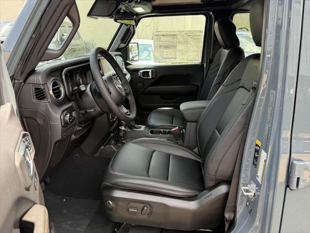 new 2025 Jeep Gladiator car, priced at $41,600